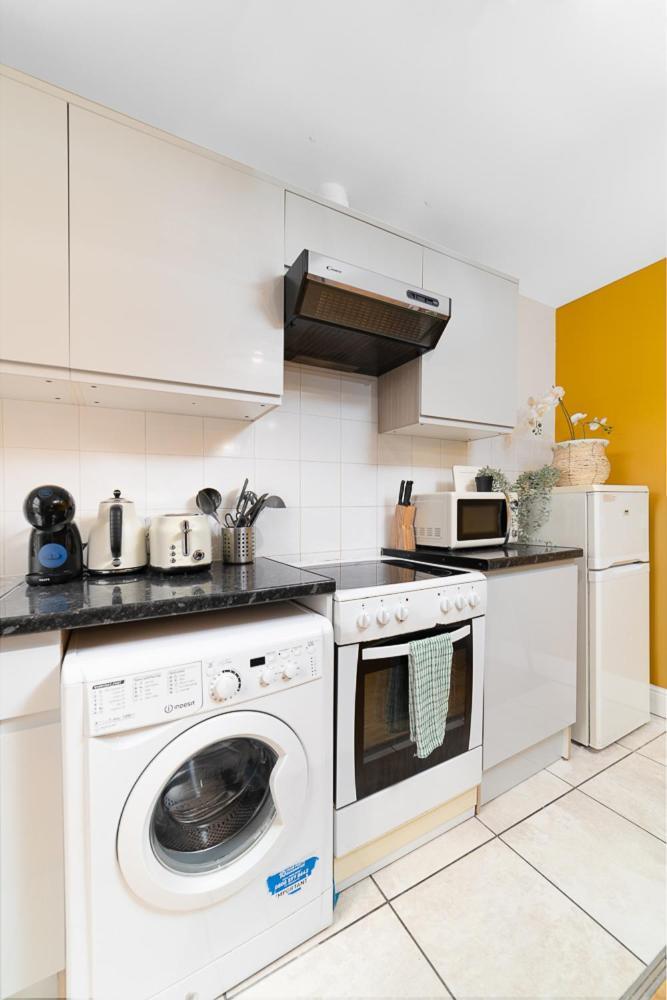 Bayswater Twelve Apartment London Bagian luar foto